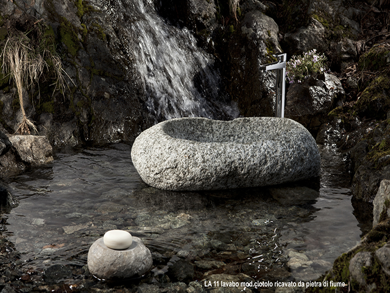 Lavabo 11 ciotola in sasso ricavata da pietra di fiume